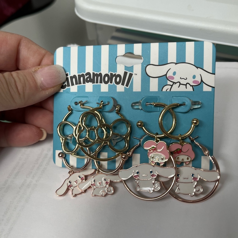 NWT San Rio Cinnamoroll Earrings